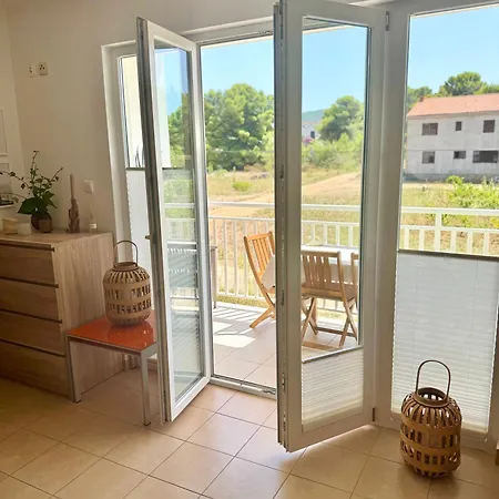Apartman First Line Seaside Calm In Mirca - 30m From The Adriatic
