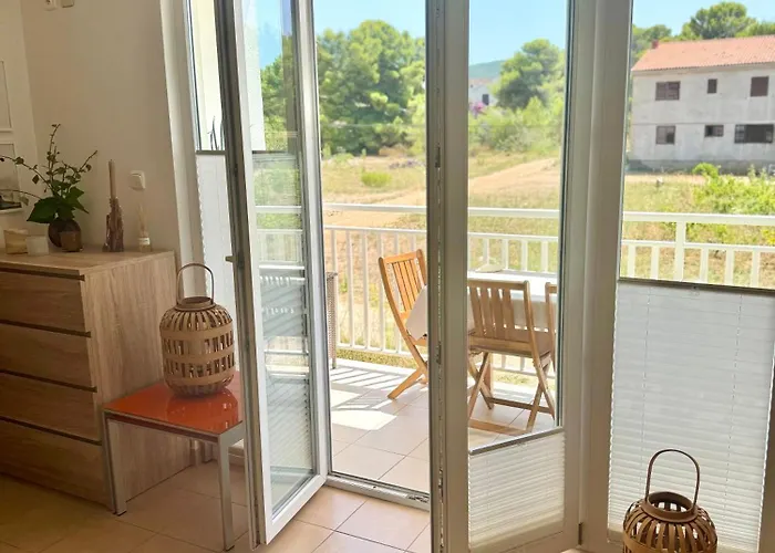 Apartman First Line Seaside Calm In Mirca - 30m From The Adriatic